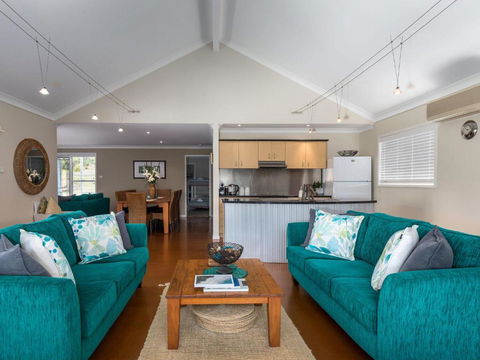 Akarana Beach House By Jervis Bay Rentals - Kalgoorlie Accommodation 3