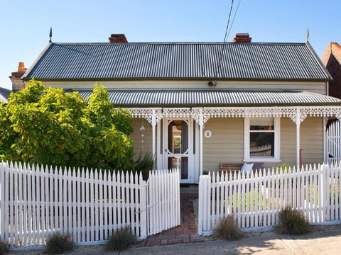 Albert Cottage - Kalgoorlie Accommodation 0