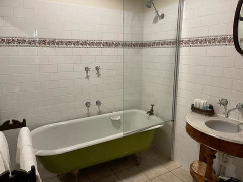 Albert Hotel Daylesford - Kalgoorlie Accommodation 1