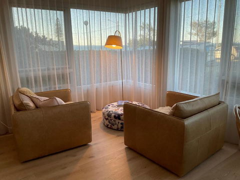 Alex Beachfront Views - Kalgoorlie Accommodation 1