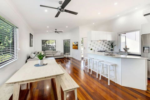 Alex Heads Beach Haven - Kalgoorlie Accommodation 4