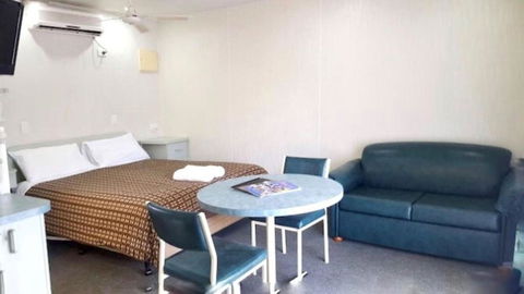Alexandra Parklife Studio 5 - Kalgoorlie Accommodation 3