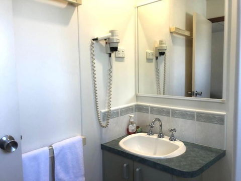 Alexandra Parklife Studio 5 - Kalgoorlie Accommodation 4
