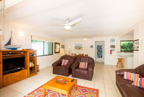 Allamanda Cottage - Close To Beach - Pet Friendly - Kalgoorlie Accommodation 0