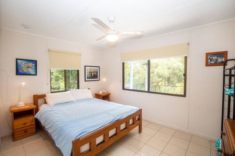 Allamanda Cottage - Close To Beach - Pet Friendly - Kalgoorlie Accommodation 3