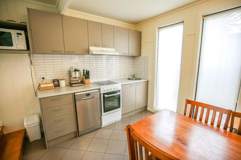 Allambie Cottages - Villa 2 - Kalgoorlie Accommodation 2