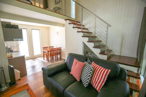 Allambie Cottages - Villa 2 - Kalgoorlie Accommodation 3