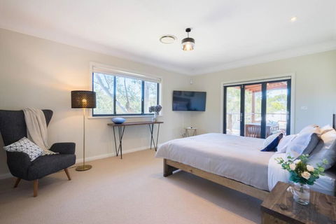 Alleura House Serene Bushland 4BR Families Groups - Kalgoorlie Accommodation 4