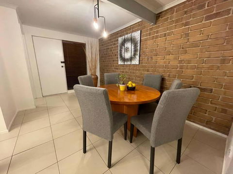 Aloha Adelaide - Kalgoorlie Accommodation 4