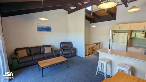 Alpha Centauri 8 - Kalgoorlie Accommodation 2