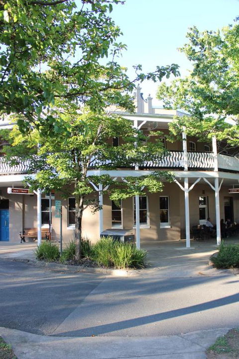 Alpine Hotel Bright - Kalgoorlie Accommodation 0