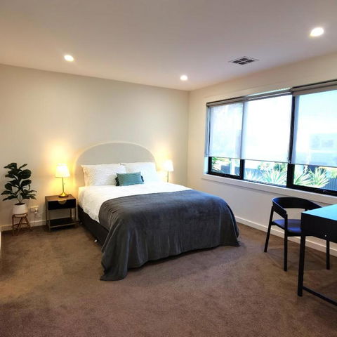 Altona Entire 3 Bedrooms House - Kalgoorlie Accommodation 1