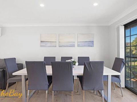 Amaroo Cres No 20 Fingal Bay Holiday Home - Kalgoorlie Accommodation 3