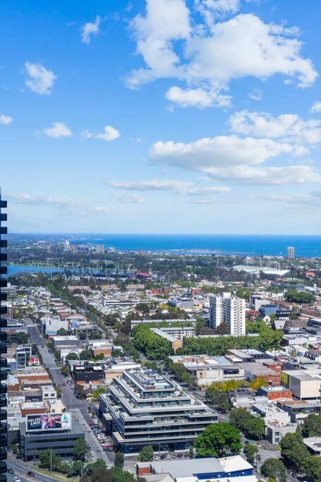 Amazing Bay Views & Spacious In Southbank 2B2B1C - Kalgoorlie Accommodation 0