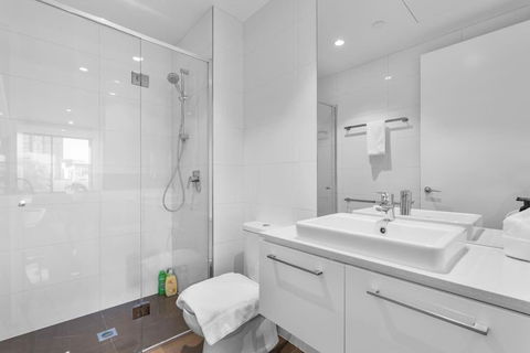 Amazing Bay Views & Spacious In Southbank 2B2B1C - Kalgoorlie Accommodation 3