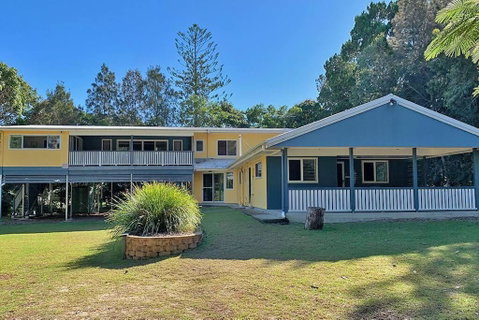 AMITY PINES - Kalgoorlie Accommodation 0