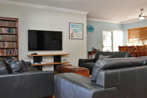 AMITY PINES - Kalgoorlie Accommodation 2