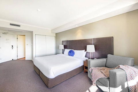 An Exceptional Seaside Esplanade Locale With Pool - Kalgoorlie Accommodation 3