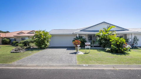 Anchorage Waterfront Unit In Yamba - Kalgoorlie Accommodation 0