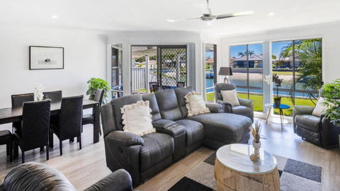 Anchorage Waterfront Unit In Yamba - Kalgoorlie Accommodation 2