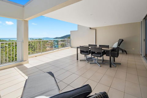 Airlie Beach Townhouse - Kalgoorlie Accommodation 4