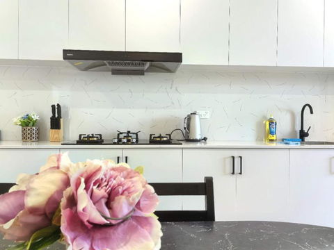 Aircon And Private Bathroom Walk To Train Station With Free Wifi Kitchen And Laundry - Kalgoorlie Accommodation 4
