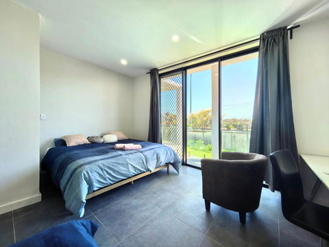 Aircon And Private Bathroom Walk To Train Station With Free Wifi Kitchen And Laundry - Kalgoorlie Accommodation 0