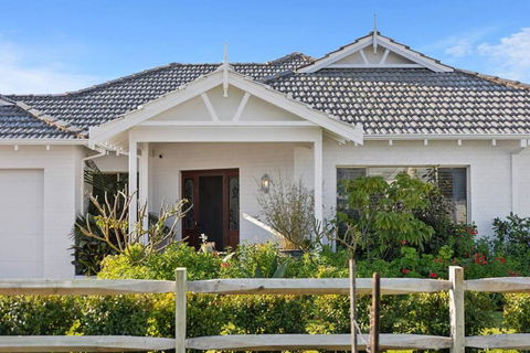 Allumina - Stylish Pet Friendly Beachside Retreat - Kalgoorlie Accommodation 1