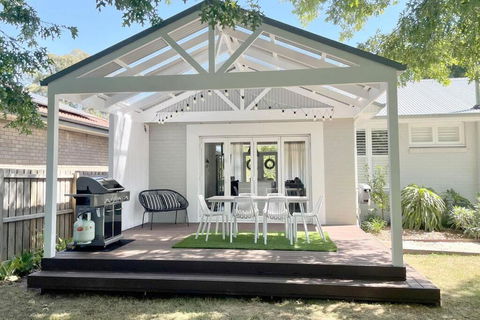 Antler & Oak Cottage: Provincial Luxe In Moss Vale - Kalgoorlie Accommodation 0