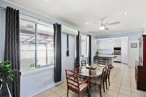 Anzac Cottage - Kalgoorlie Accommodation 4