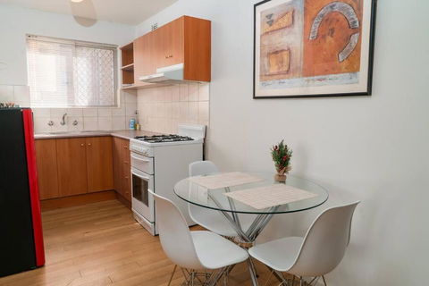Apartment 1 Burswood - Kalgoorlie Accommodation 3