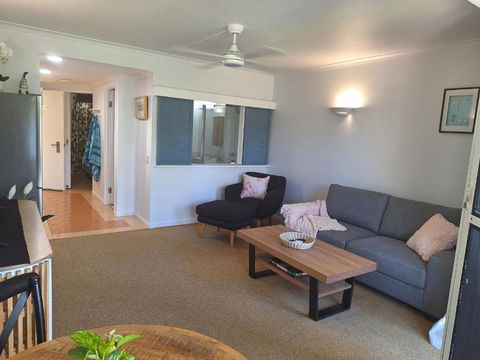Apartment 12 On Trinity Beach - Kalgoorlie Accommodation 2