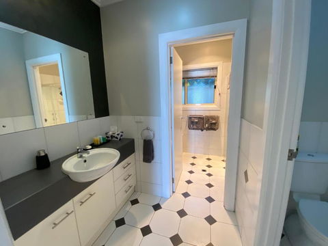 Apartment 144 Mount Gambier - Kalgoorlie Accommodation 4