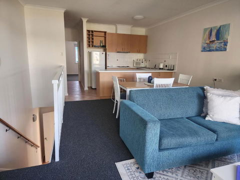 Apartment In Apollo Quays Resort With Shared Jetty - Kalgoorlie Accommodation 3
