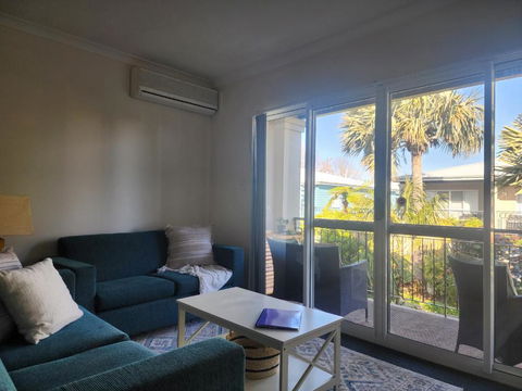 Apartment In Apollo Quays Resort With Shared Jetty - Kalgoorlie Accommodation 4