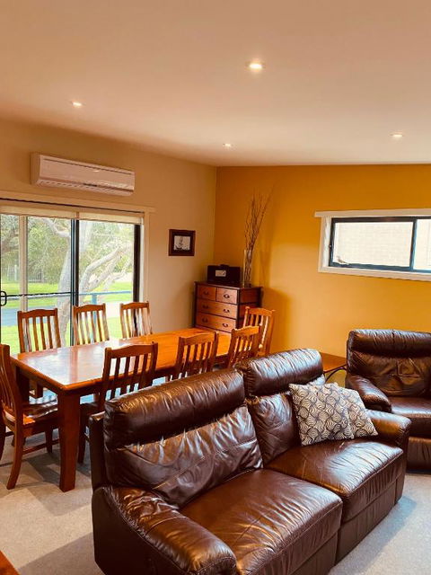 Apollo Bay Hideaway 5 Minute Walk To The Beach - Kalgoorlie Accommodation 2