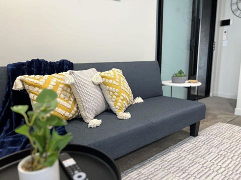 Apt With Aircon & Loft Bedroom Great Location - Kalgoorlie Accommodation 2