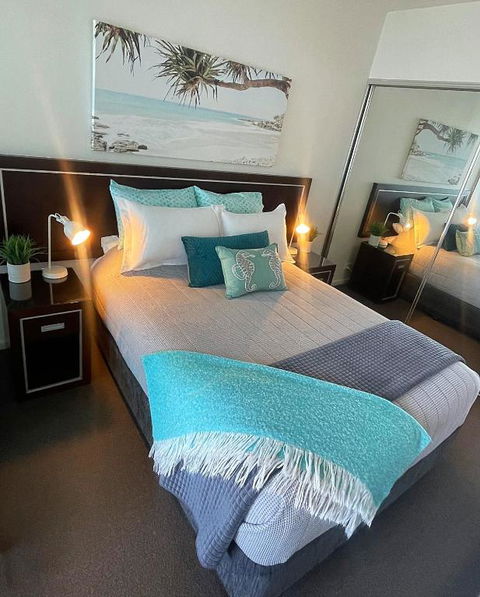 AQUA 306 POOLSIDE Luxury Apartment , Honeysuckle, NEWCASTLE FREE Parking - Kalgoorlie Accommodation 3