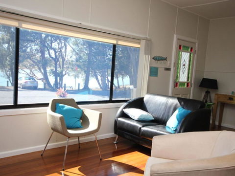 Aqua Cottage - Kalgoorlie Accommodation 2