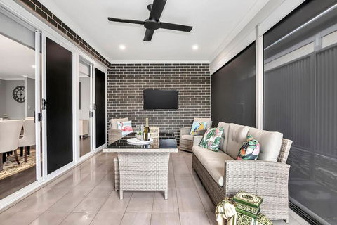 Aqua Place - Family Comfort Meets Coastal Charm - Kalgoorlie Accommodation 1