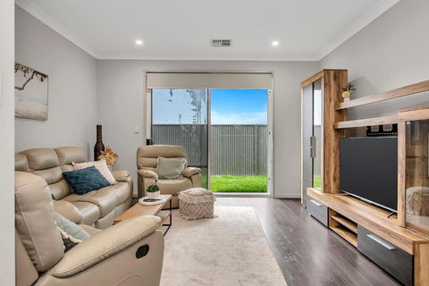 Aqua Place - Family Comfort Meets Coastal Charm - Kalgoorlie Accommodation 3