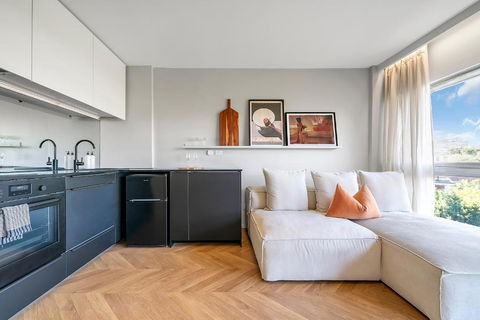 Aquarius - Luxe Inner City Abode - Kalgoorlie Accommodation 0