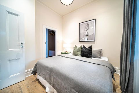 Archer St Heart Of North Adelaide Balcony 65TV - Kalgoorlie Accommodation 4