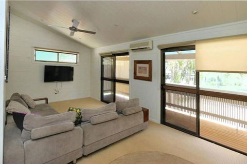 Archies Beach Abode - Kalgoorlie Accommodation 2