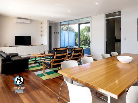 Architect Designed House Nestled In The Dunes - Kalgoorlie Accommodation 2