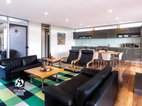 Architect Designed House Nestled In The Dunes - Kalgoorlie Accommodation 1