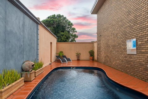 Arlingtons Holiday Accommodation - Kalgoorlie Accommodation 1