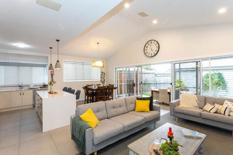 Armidale Cottage - House 1 - Kalgoorlie Accommodation 0