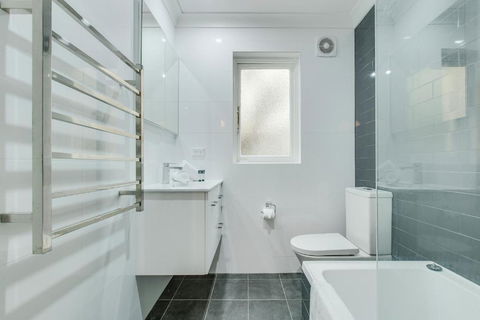 Art Deco 2-Bed Close To City And Harbour - Kalgoorlie Accommodation 4