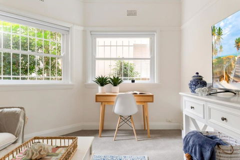 Art Deco Apartment Meters Away From The Beach - Kalgoorlie Accommodation 2